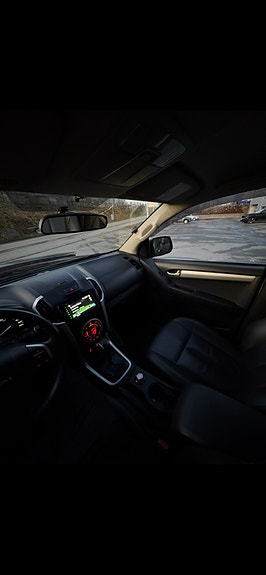 Isuzu D-max 8 of 8