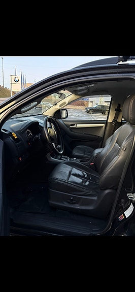 Isuzu D-max 6 of 8