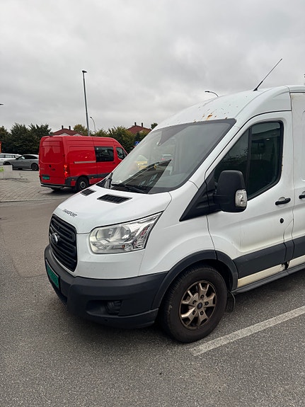 Ford Transit 350 L3 Van 5 of 5