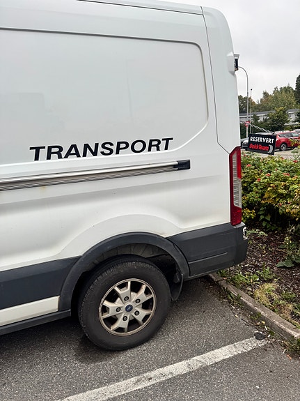 Ford Transit 350 L3 Van 4 of 5