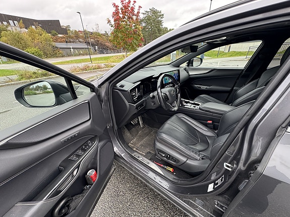 Lexus NX450h+ 6 of 10