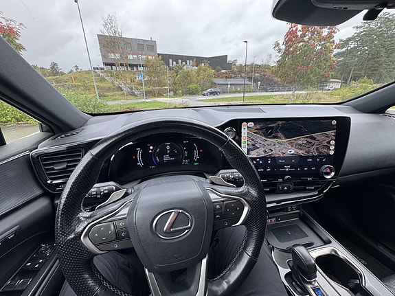 Lexus NX450h+ 10 of 10