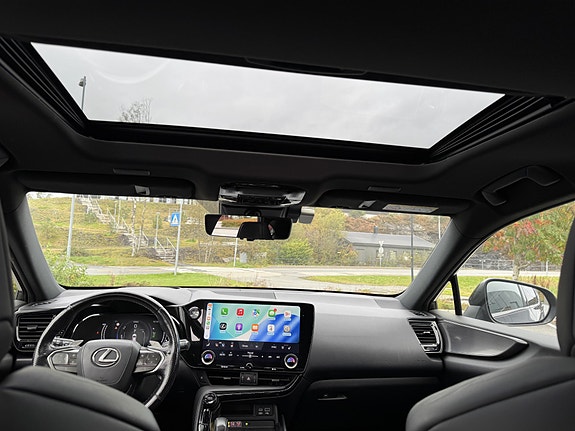 Lexus NX450h+ 5 of 10