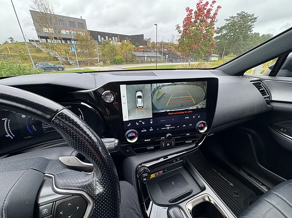 Lexus NX450h+ 9 of 10