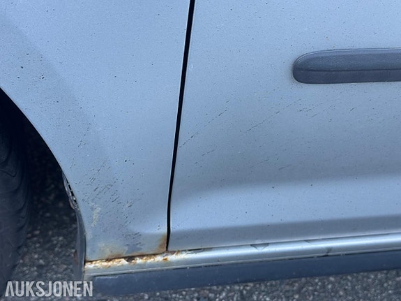 Volkswagen Golf Plus 21 of 30