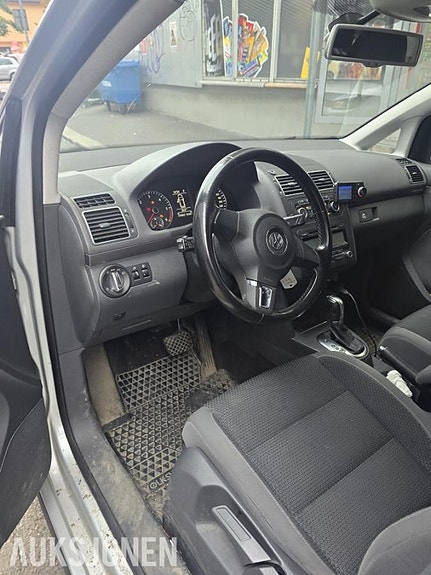 Volkswagen Touran 19 of 22