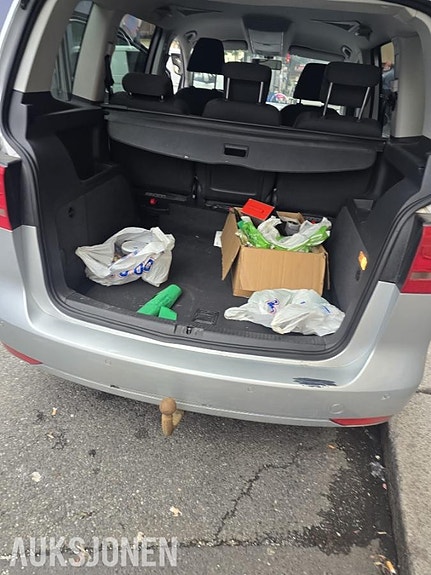 Volkswagen Touran 16 of 22