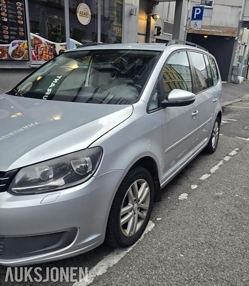 Volkswagen Touran 4 of 22