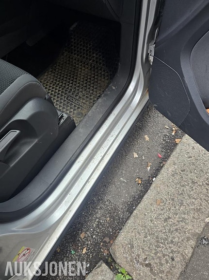 Volkswagen Touran 9 of 22