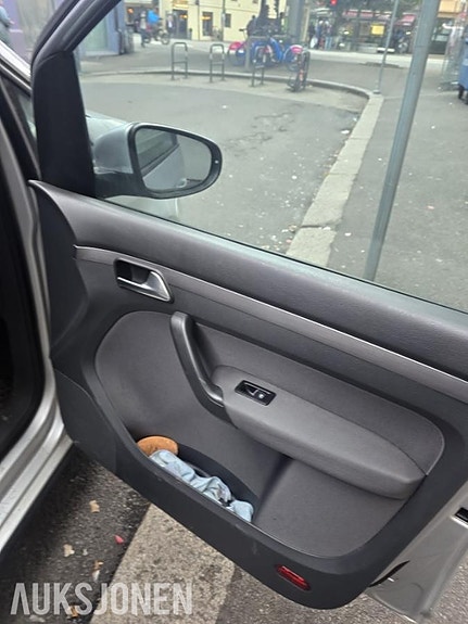 Volkswagen Touran 10 of 22