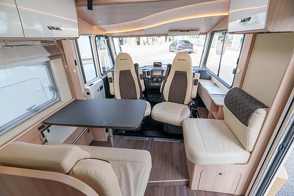 Bürstner Lyseo 728 m/Alde 150 hk. aut. 16 of 25