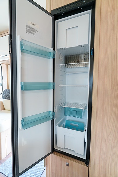 Bürstner Lyseo 728 m/Alde 150 hk. aut. 13 of 25