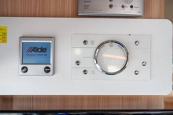 Bürstner Lyseo 728 m/Alde 150 hk. aut. 24 of 25