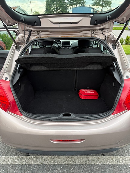 Peugeot 208 6 of 11