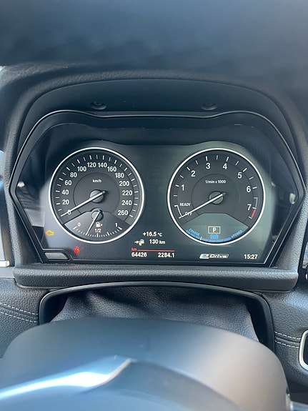 BMW 225xe 8 of 11
