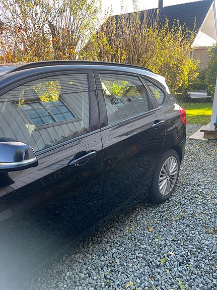 BMW 225xe 2 of 11