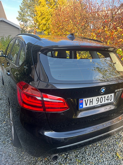 BMW 225xe 11 of 11