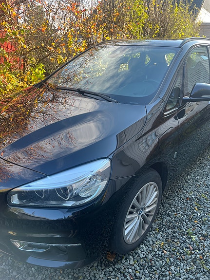 BMW 225xe 7 of 11