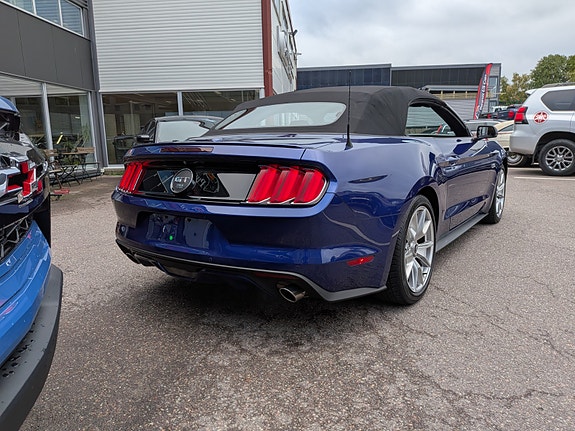 Ford Mustang 5 of 30