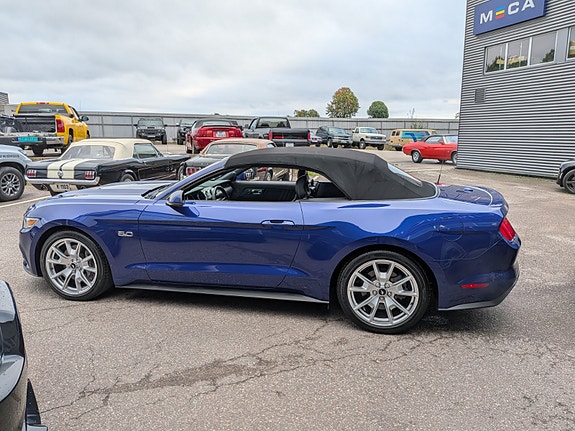 Ford Mustang 7 of 30