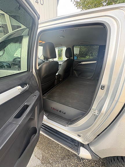 Isuzu D-max 10 of 16