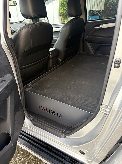 Isuzu D-max 11 of 16