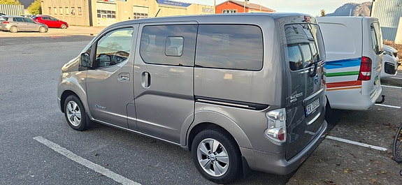 Nissan e-NV200 2 of 8