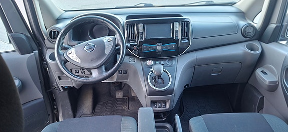 Nissan e-NV200 4 of 8