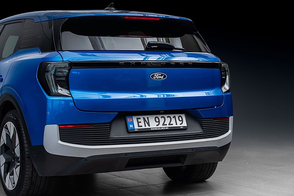 Ford Explorer 7 of 30
