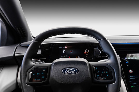 Ford Explorer 10 of 30