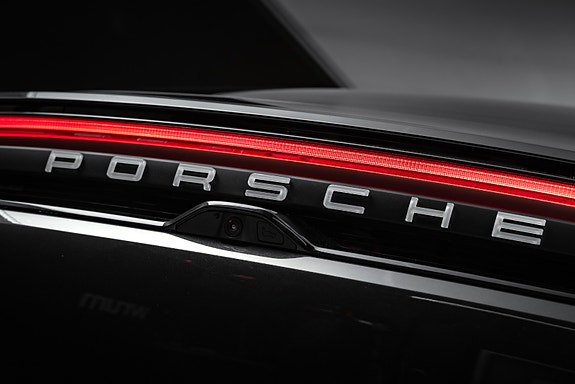 Porsche Macan 25 of 30