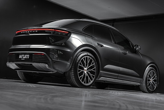 Porsche Macan 15 of 30