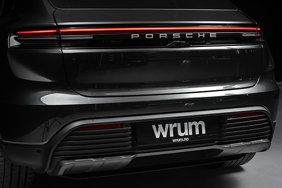 Porsche Macan 23 of 30