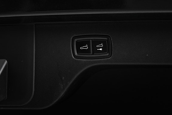 Porsche Macan 27 of 30