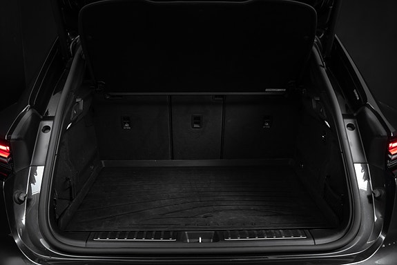 Porsche Macan 26 of 30