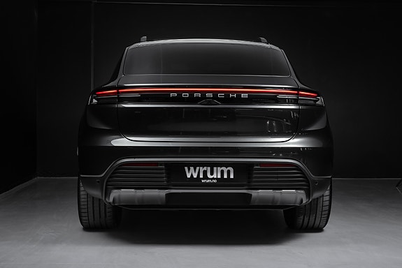 Porsche Macan 19 of 30