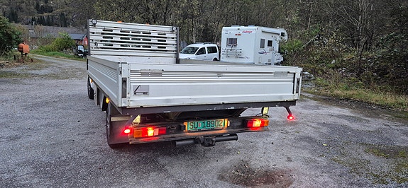 Ford Transit 350L Chassis 5 of 8