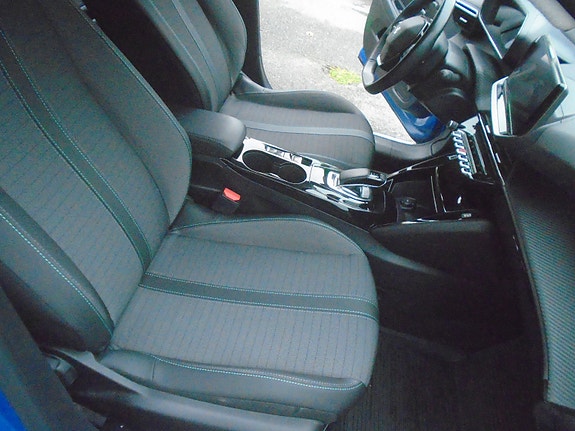 Peugeot e-208 14 of 22