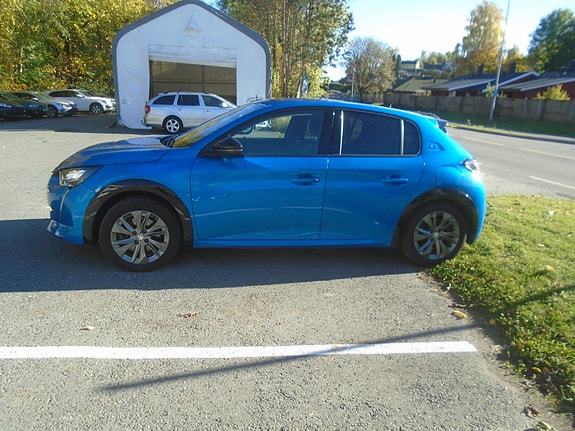 Peugeot e-208 5 of 22