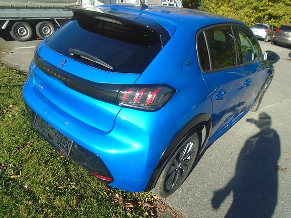 Peugeot e-208 10 of 22