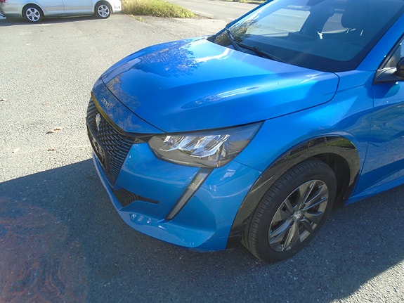 Peugeot e-208 12 of 22