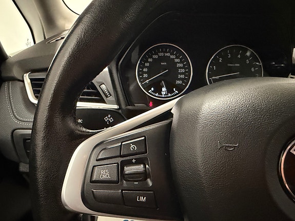 BMW 225xe 25 of 30