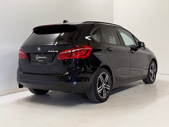 BMW 225xe 11 of 30