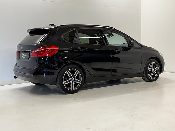 BMW 225xe 13 of 30