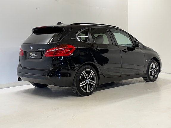 BMW 225xe 12 of 30