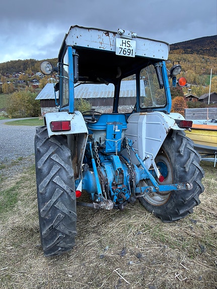 Ford 4000 3 of 7