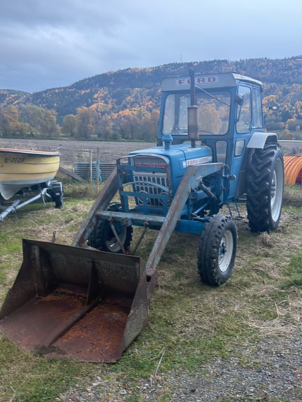 Ford 4000 2 of 7
