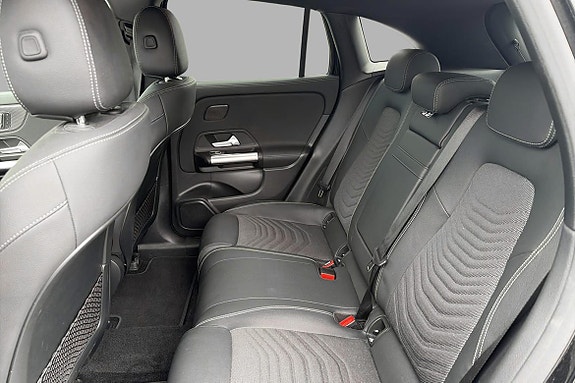 Mercedes-Benz EQA300 11 of 15
