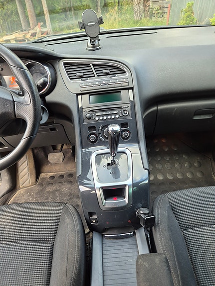 Peugeot 5008 7 of 12