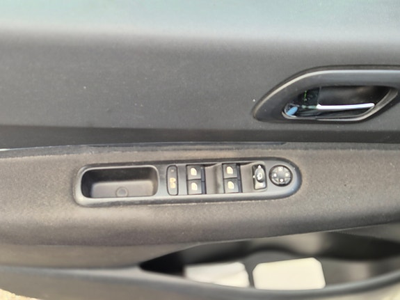 Peugeot 5008 11 of 12